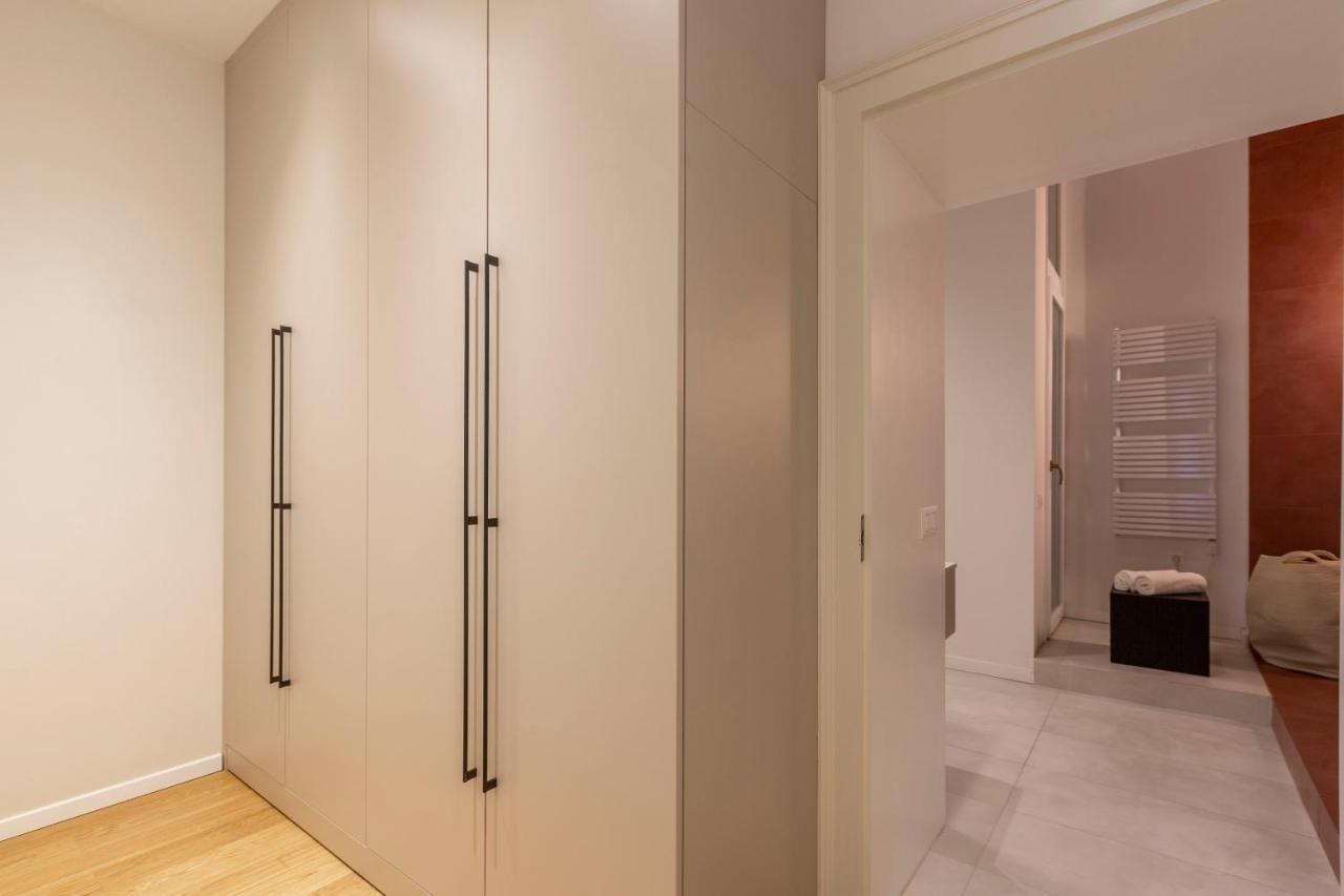 Luxurious Minimalist Residence With Sauna By Prestige Homes Budapest Exterior photo